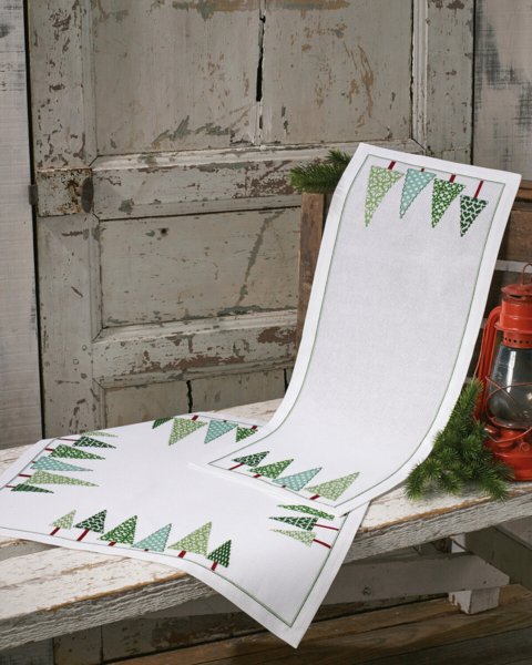 Broderikit Juletræer på række 56 x 56 cm