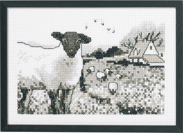 Broderikit Får på marken 20 x 29 cm