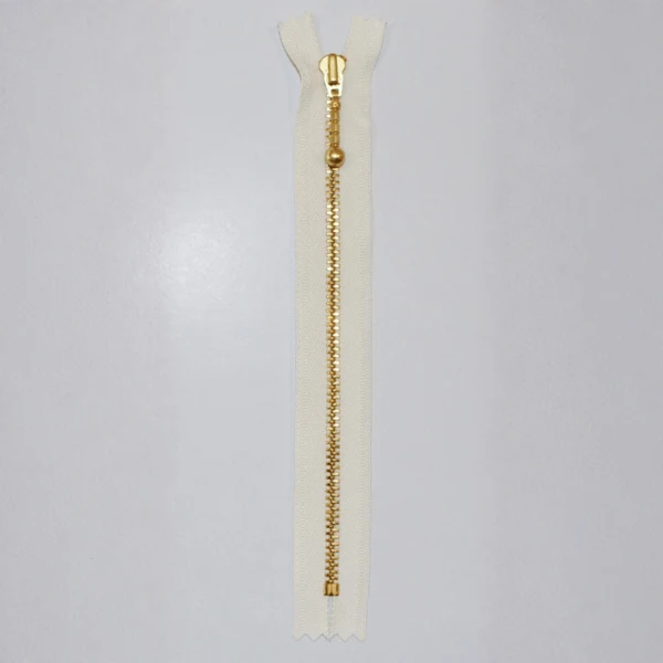 YKK Fast Lynlås, Messing, 4 mm 841 Ecru