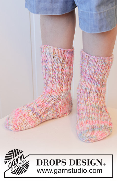 48-20 Lily Leaper Socks by DROPS Design