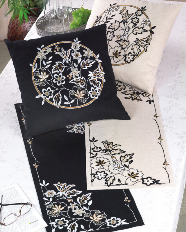 Broderikit Hvidt broderi på sort 31 x 85 cm