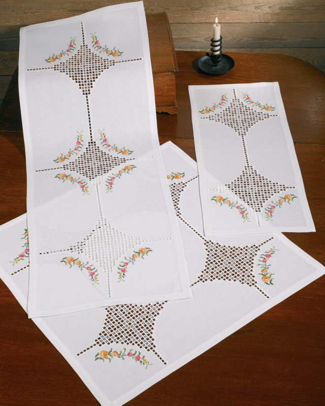 Broderikit Hardanger med blomster 29 x 69 cm