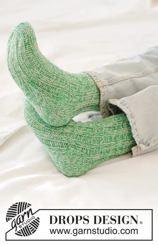 50-25 Speckled Moss Socks by DROPS Design