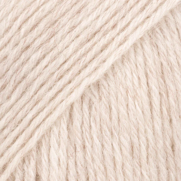 DROPS Fabel Uni Colour 124 Hvid sand