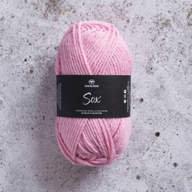 Svarta Fåret Sox 50 g 241 Lyserødt slik