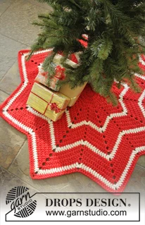 Extra 0-1050 Under the Christmas Tree by DROPS Design