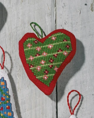 Broderikit Guirlande rød 7 x 8 cm